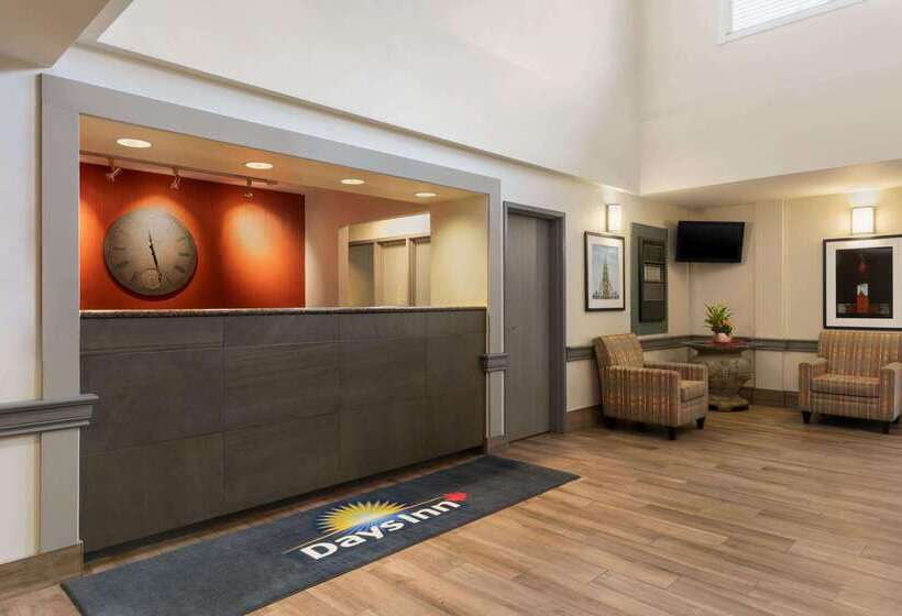هتل Days Inn By Wyndham Ottawa Airport