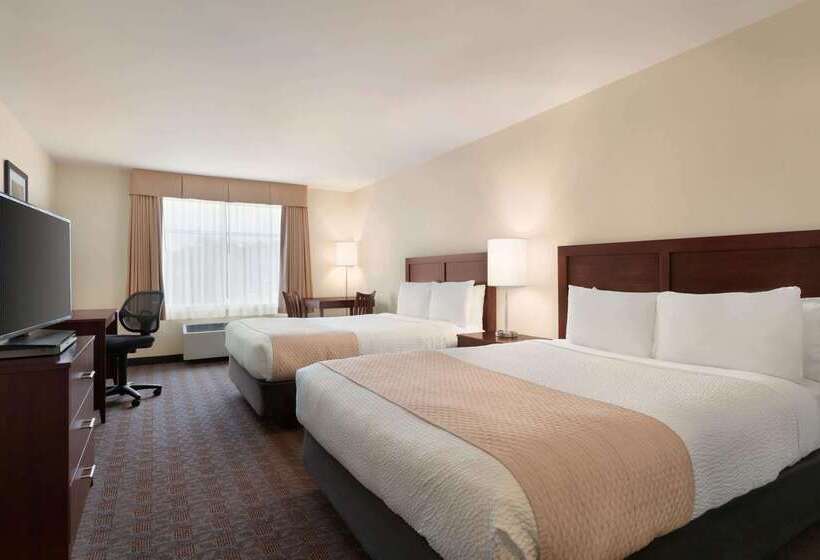 هتل Days Inn By Wyndham Ottawa Airport