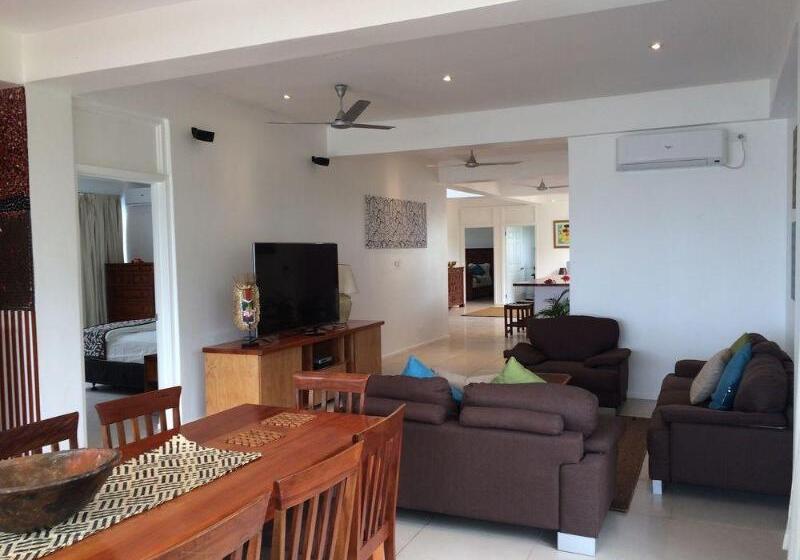 هتل First Landing Beach Resort & Villas