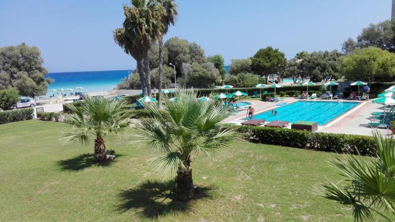 هتل Pylea Beach