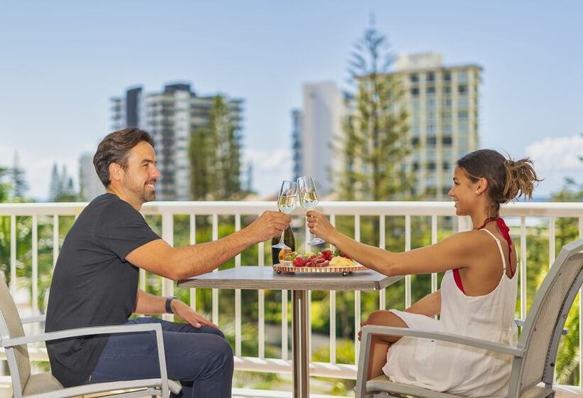 هتل Sovereign On The Gold Coast