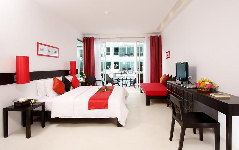هتل The Old Phuket   Karon Beach Resort   Sha Plus