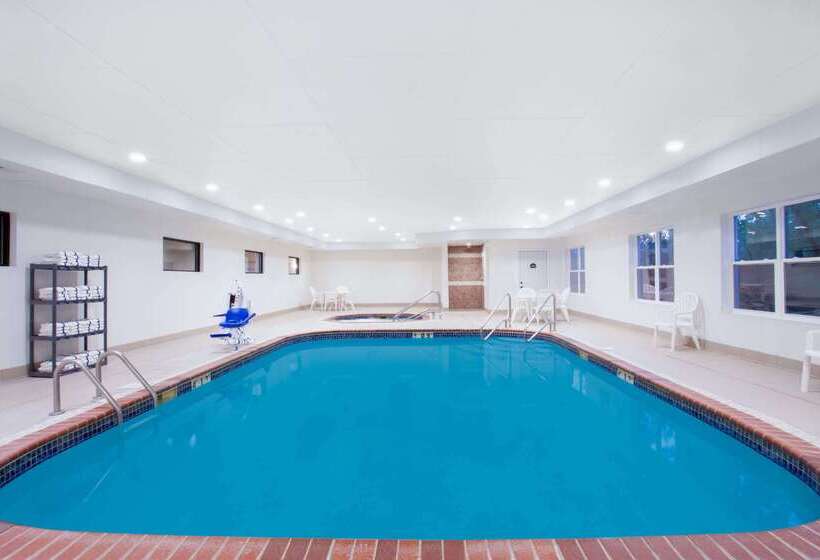 هتل Wingate By Wyndham Columbia