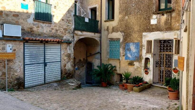 B&b Don Peppe  Don Ilario