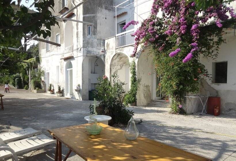 تختخواب و صبحانه Casa Niná