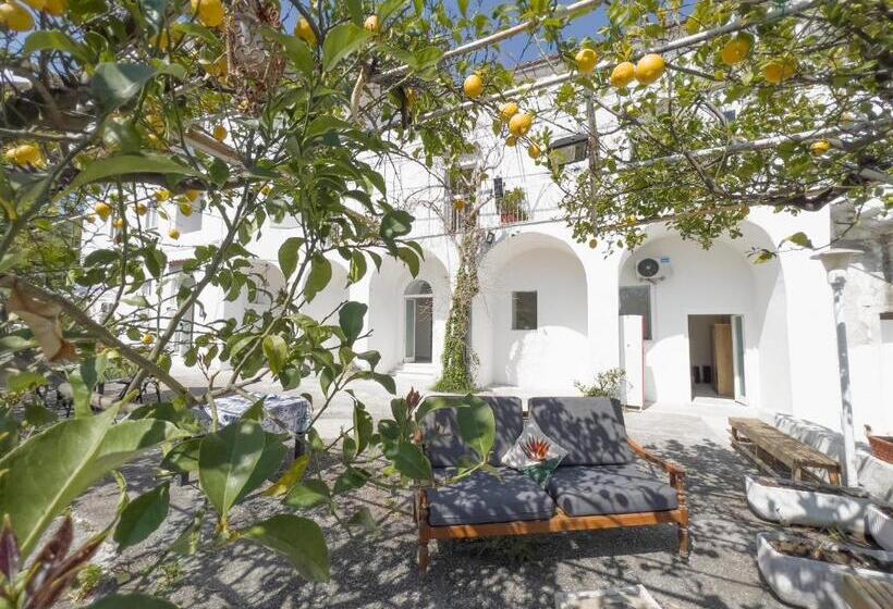 تختخواب و صبحانه Casa Niná