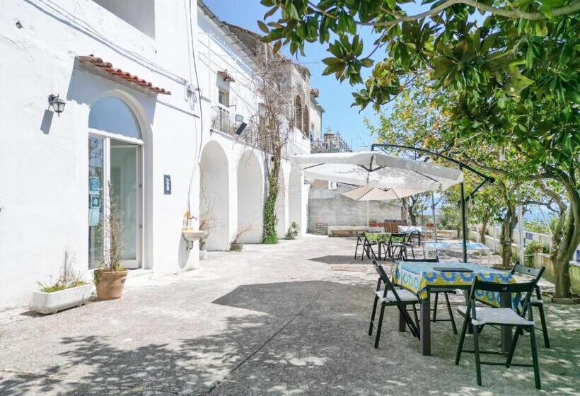 تختخواب و صبحانه Casa Niná