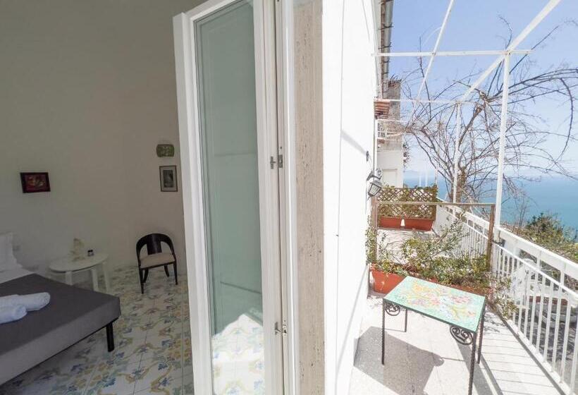 تختخواب و صبحانه Casa Niná