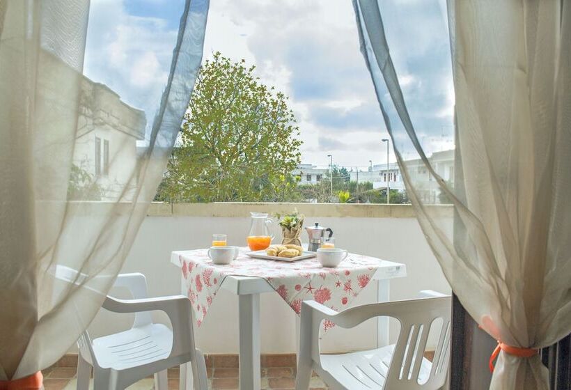 مسافرخانه Residence Borgo Latino