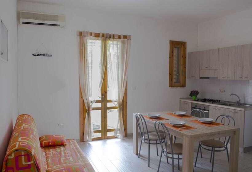 مسافرخانه Residence Borgo Latino