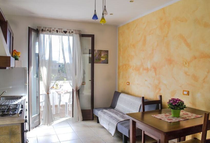 مسافرخانه Residence Borgo Latino