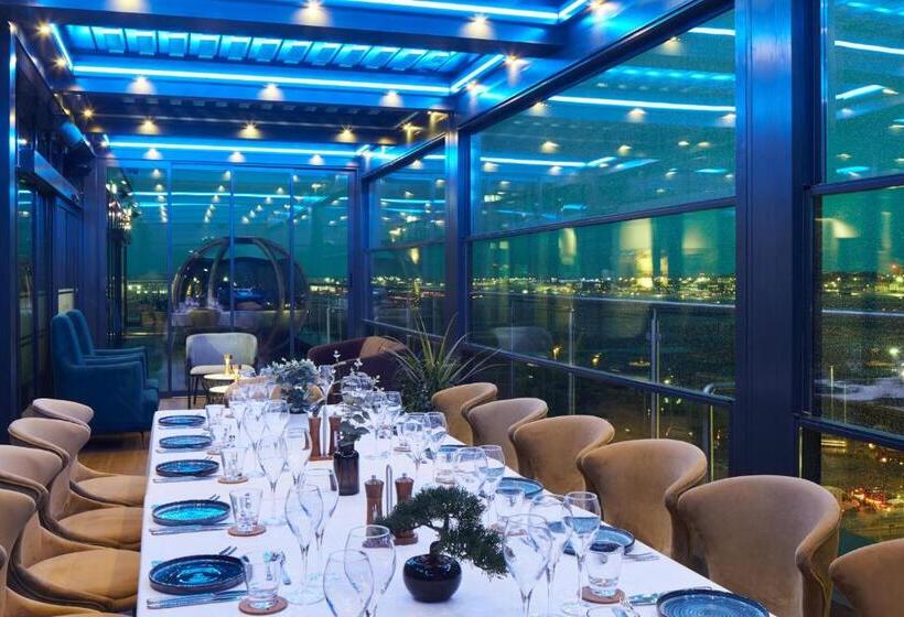 هتل Courtyard By Marriott London Heathrow Airport