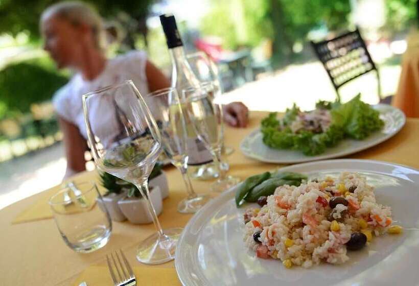 تختخواب و صبحانه La Locanda Francigena