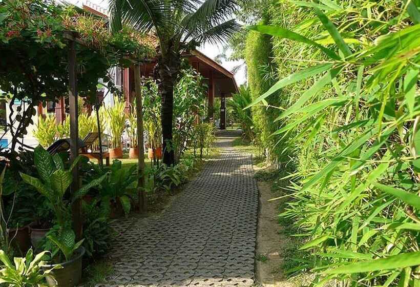 هتل Bang Saray Village Resort