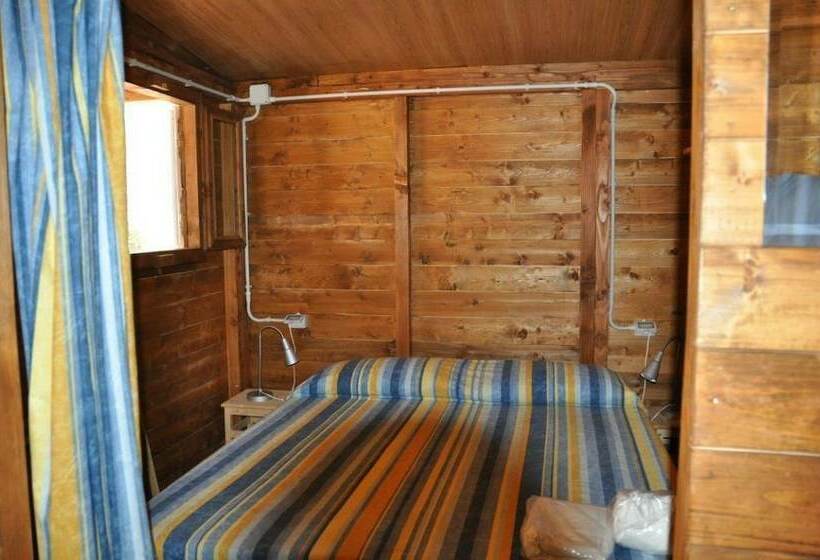 فندق Villaggio Camping Calapineta