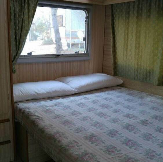 فندق Villaggio Camping Calapineta