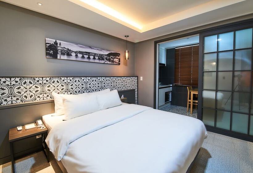 בית מלון כפרי West In