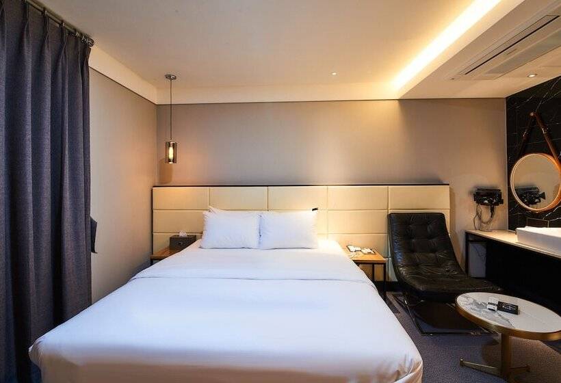 בית מלון כפרי West In