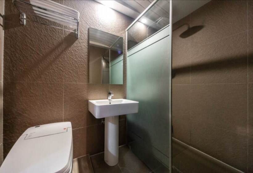 בית מלון כפרי West In