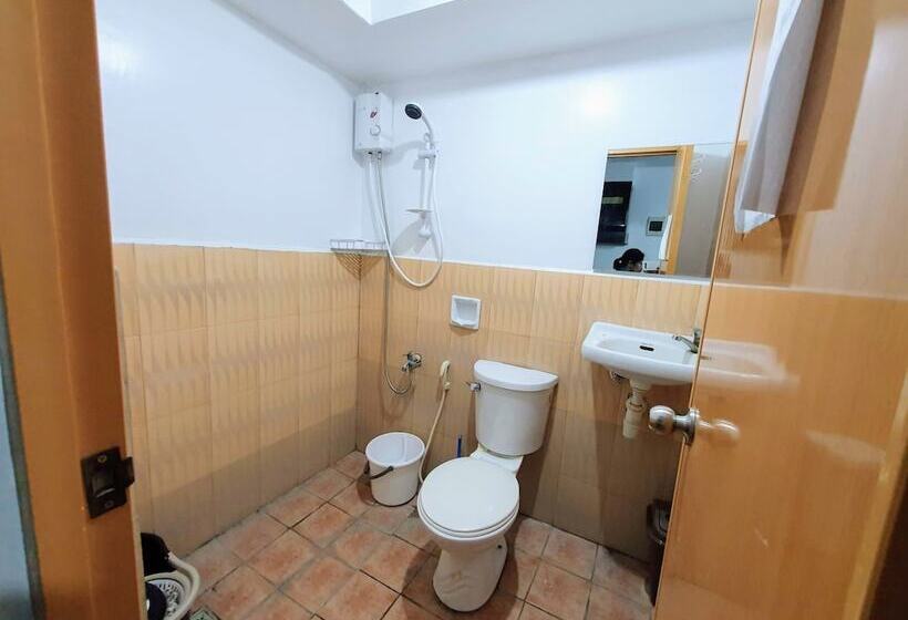 Sr Hostel   Adults Only