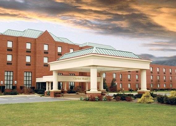 ホテル Clarion  & Conference Center