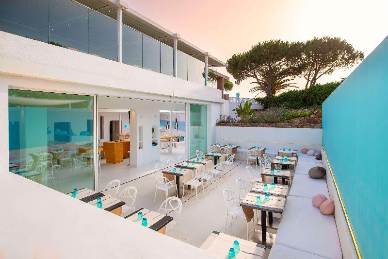 Отель Baia Di Chia Resort Sardinia, Curio Collection By Hilton