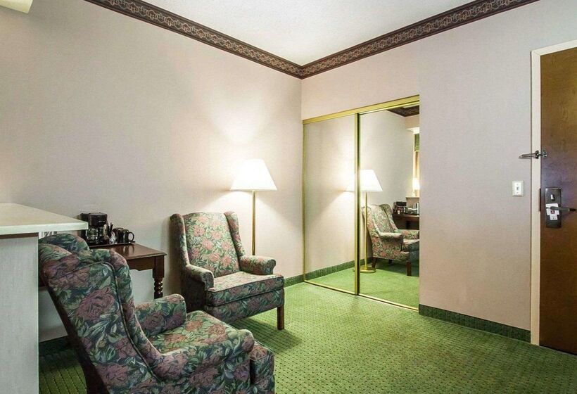 فندق Clarion Inn Branson