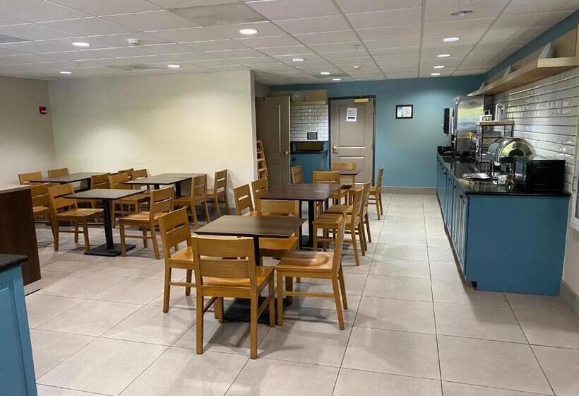 هتل Country Inn & Suites By Radisson, Columbia Airport, Sc