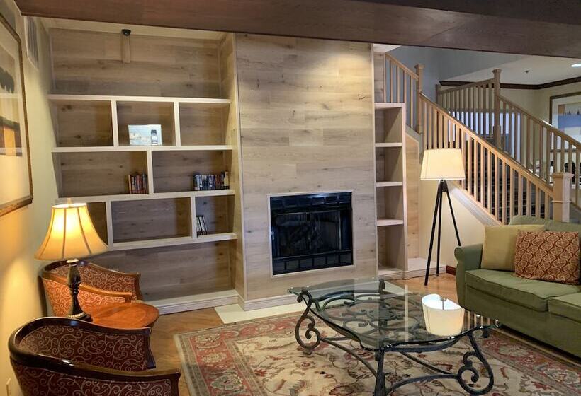 هتل Country Inn & Suites By Radisson, Kearney, Ne