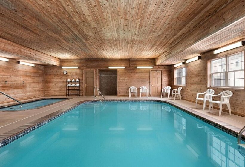 هتل Country Inn & Suites By Radisson, Kearney, Ne