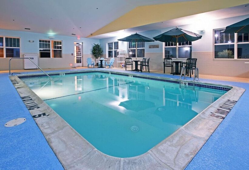 فندق Country Inn & Suites By Radisson, Lansing, Mi