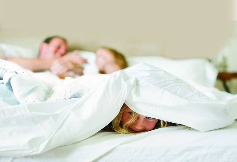 هتل Country Inn & Suites By Radisson, Moline Airport, Il