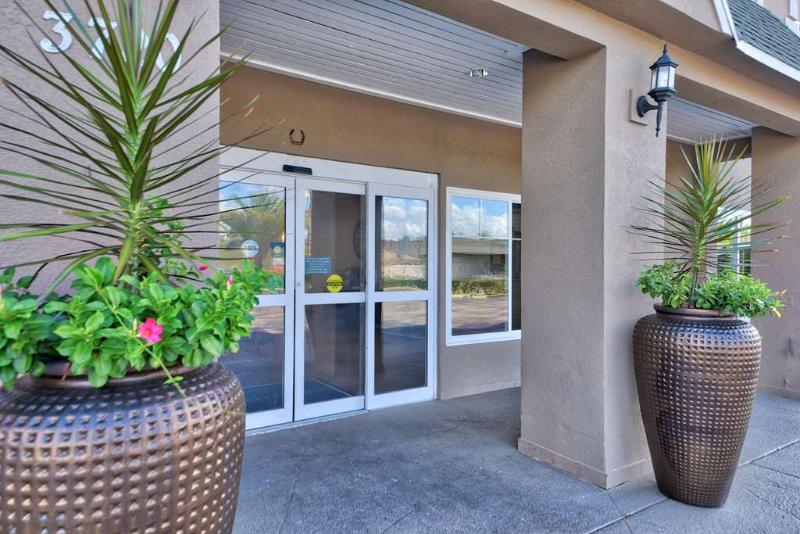 בית מלון כפרי Country Inn & Suites By Radisson Ocala Southwest