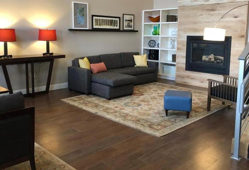 هتل Country Inn & Suites By Radisson, Rapid City, Sd