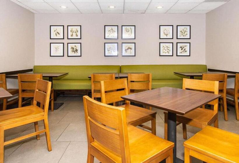 هتل Country Inn & Suites By Radisson, Rapid City, Sd