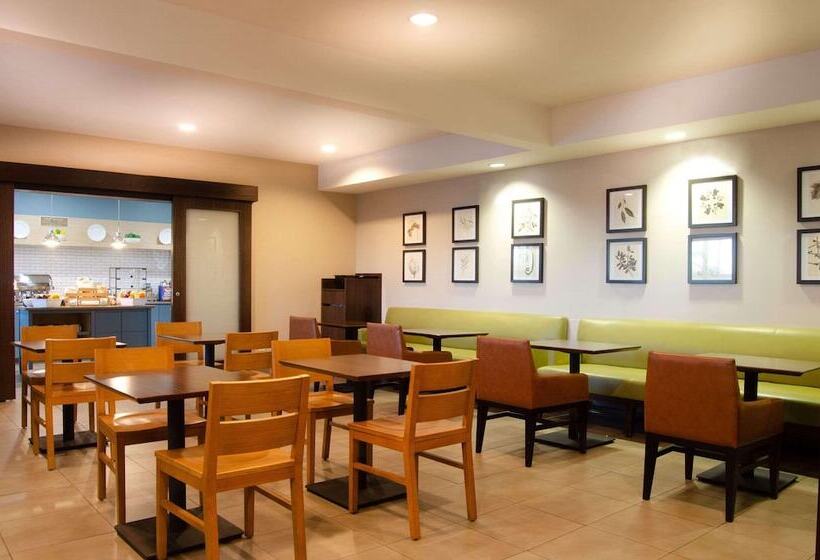 هتل Country Inn & Suites By Radisson, Tuscaloosa, Al