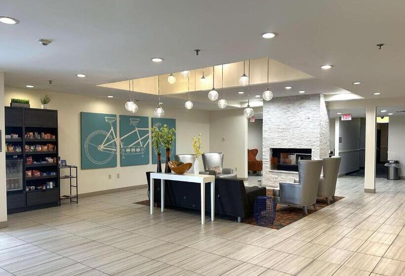 בית מלון כפרי Best Western Erie Inn & Suites