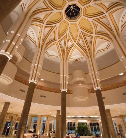 בית מלון כפרי Royal Tulip Taj Sultan