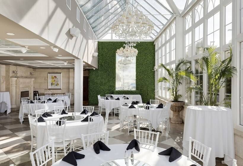 هتل Holiday Inn   Bloomington W Msp Airport Area, An Ihg