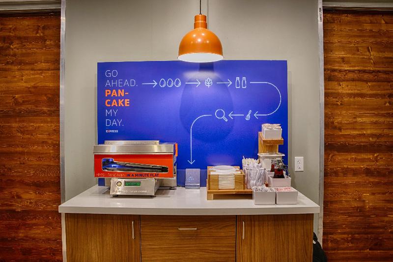 هتل Holiday Inn Express & Suites Raleigh Durham Airport At Rtp, An Ihg