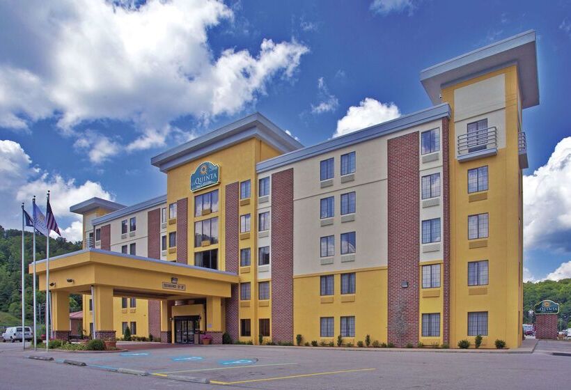 בית מלון כפרי La Quinta Inn & Suites By Wyndham Elkview  Charleston Ne