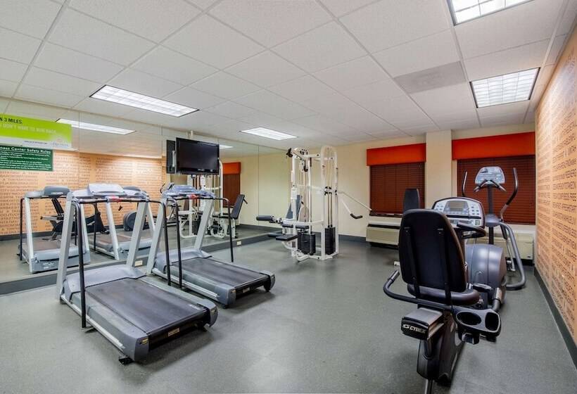 בית מלון כפרי La Quinta Inn & Suites By Wyndham Elkview  Charleston Ne