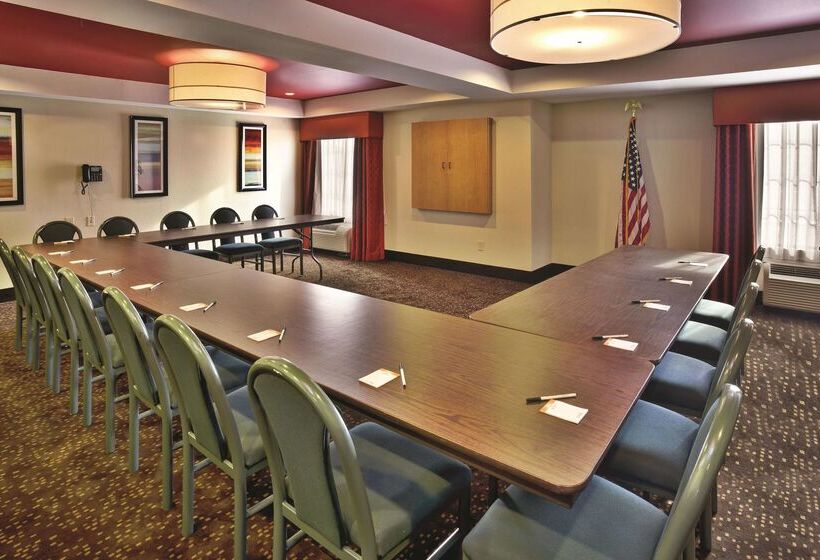 ホテル La Quinta Inn & Suites   New River Gorge National Park