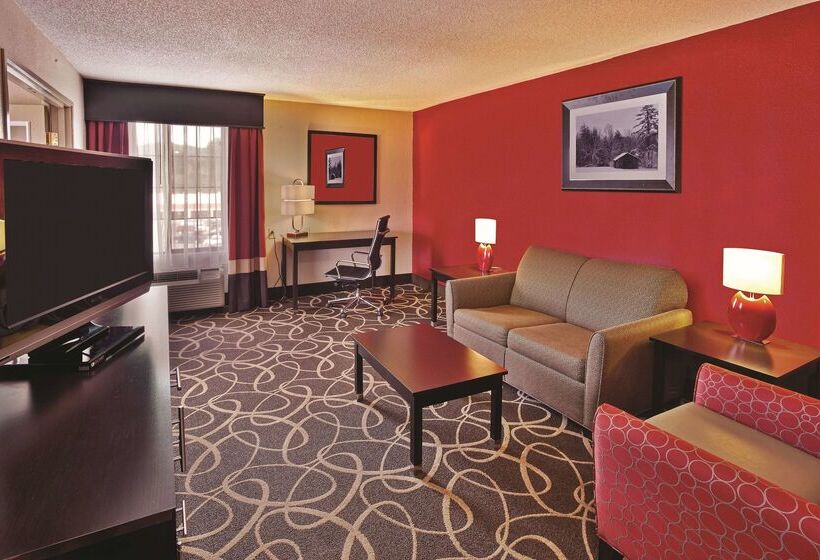 ホテル La Quinta Inn & Suites   New River Gorge National Park