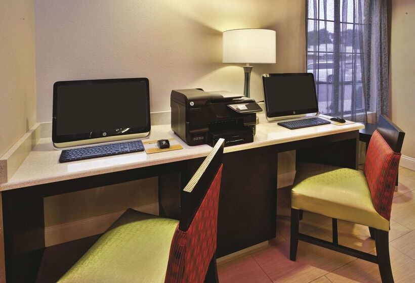 ホテル La Quinta Inn & Suites   New River Gorge National Park