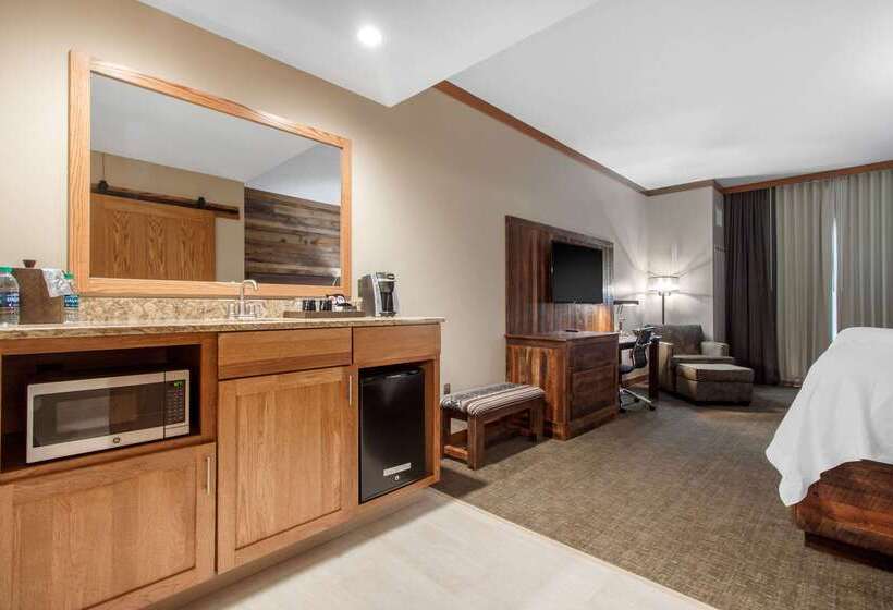 Norfolk Lodge & Suites, Ascend Hotel Collection