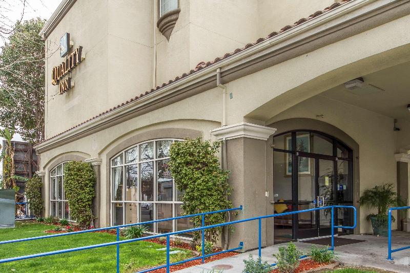 هتل Quality Inn