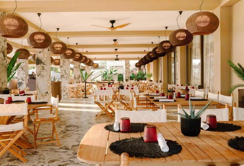 Papagayo Beach Resort