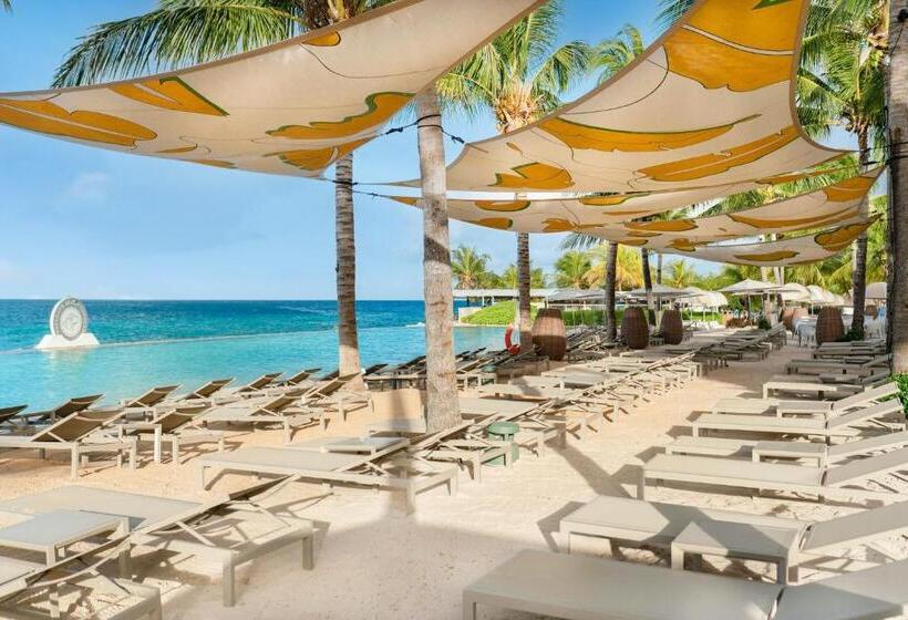 Papagayo Beach Resort