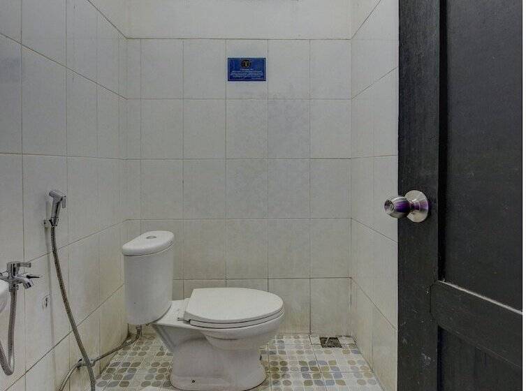 هتل Oyo 4010 Zaara Guest House Syariah